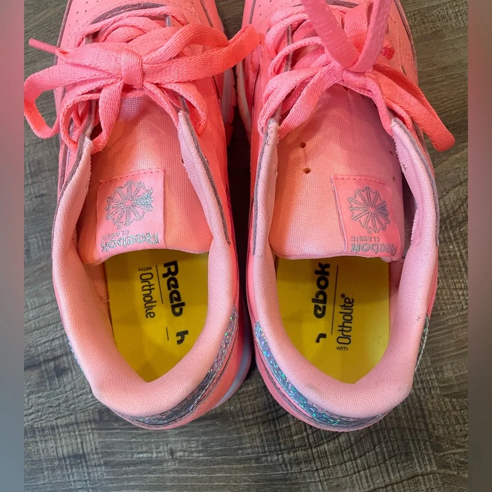 Pink Reebok Classics - Picture 4 of 9